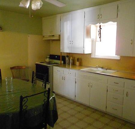 5th image of 107 N Avenue T