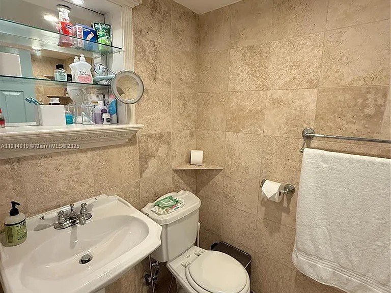 180 Isle Of Venice Dr #100 — Photo 14
