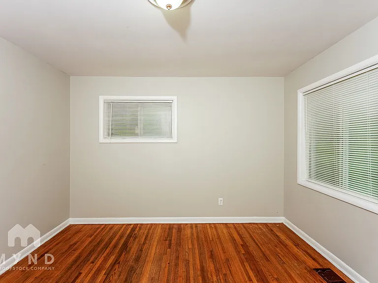 452 Burgundy Rd — Photo 14