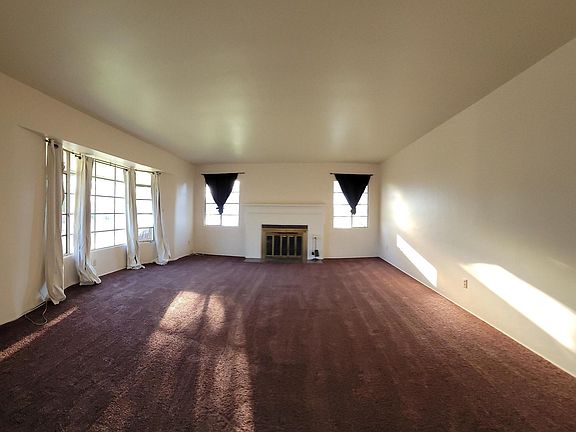 3rd image of 3301 N Mayfield Ave