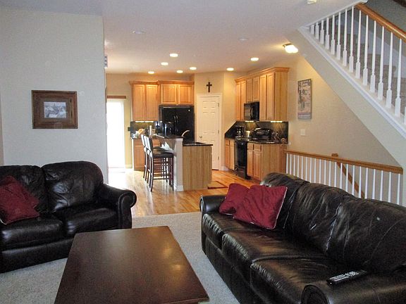 5th image of 889 Vernon Dr