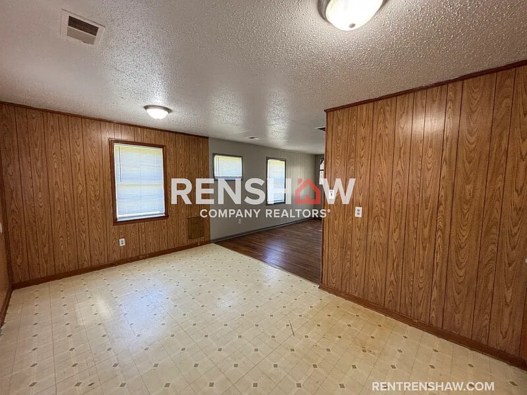 163 Navy Dr — Photo 4