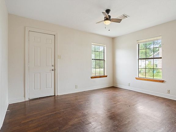 5th image of 608 9th St