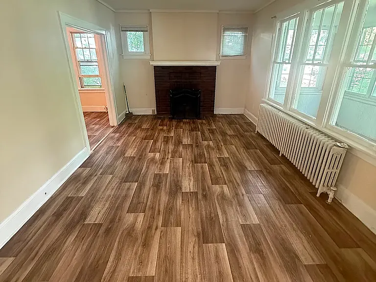 2115 Burdett Ave — Photo 7