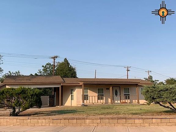 2nd image of 812 W Carper Dr