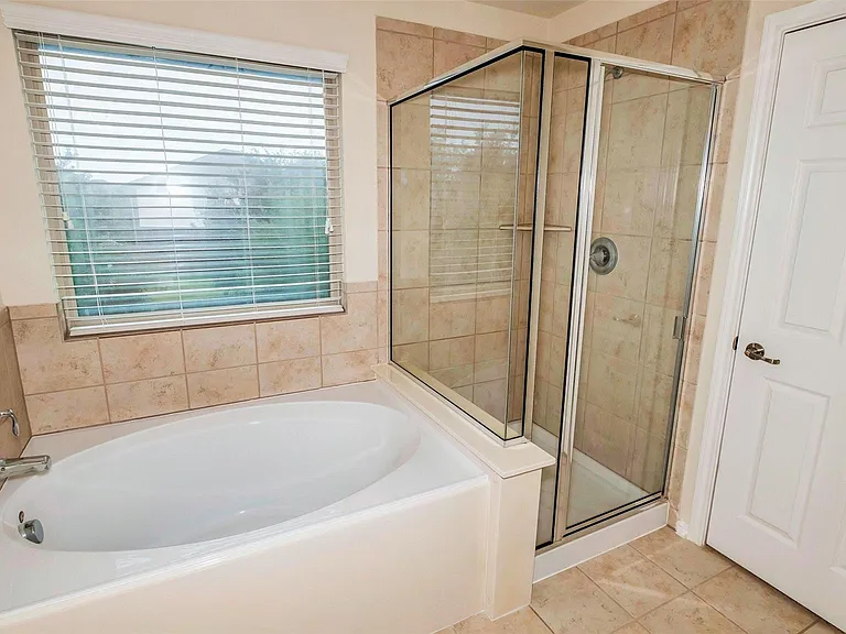 6475 Calgary Woods Ln — Photo 20