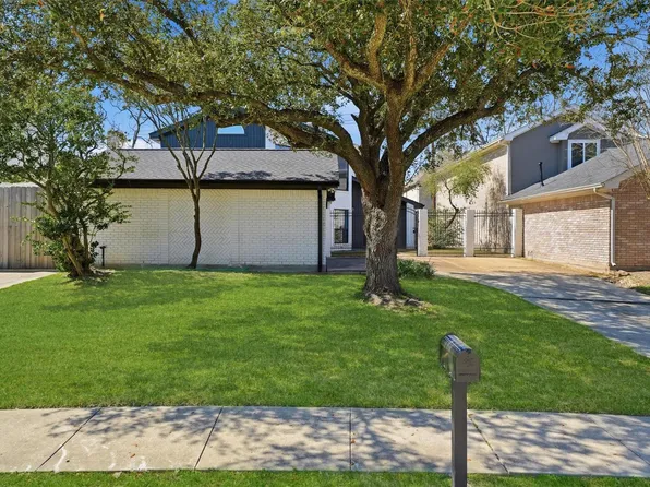 1202 Forest Home Dr, Houston, TX 77077