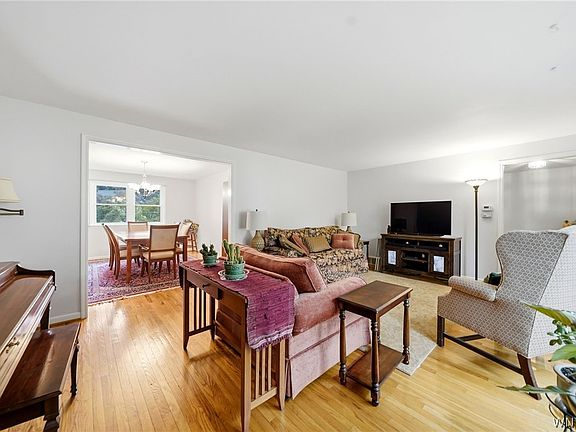 5th image of 38 Sherburn Dr