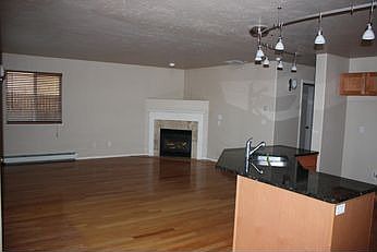 3rd image of 927 Elberta Dr