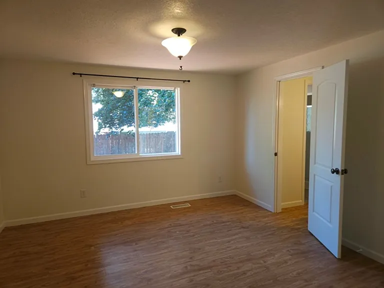5536 Cottonwood Ct S — Photo 10