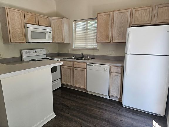 4th image of 120 University Village Dr APT A