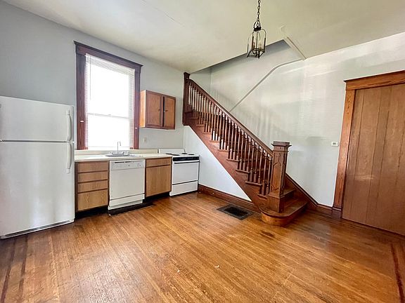 5th image of 2122 Bonnycastle Ave APT 1