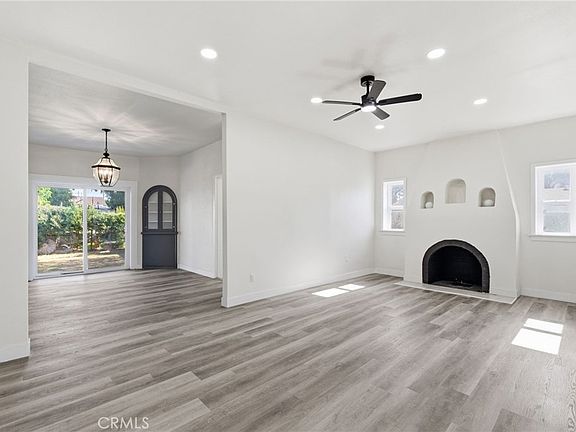 3rd image of 2723 Iris St