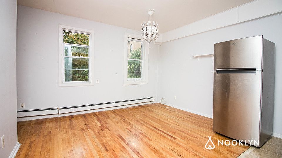 1st image of 158 Tompkins Ave APT 2