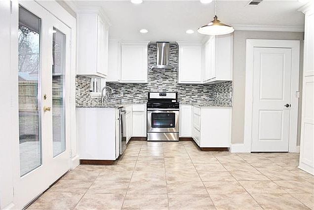 1st image of 174 Edgewood Dr