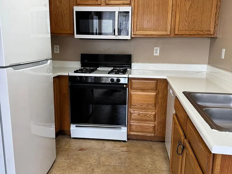 3105 Casey Dr #103 — Photo 4