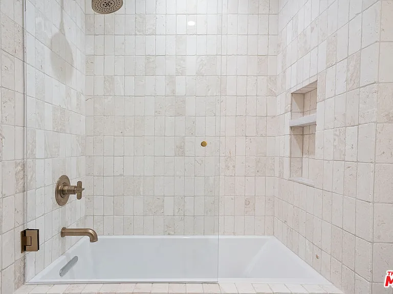 652 Huntley Dr #103 — Photo 20