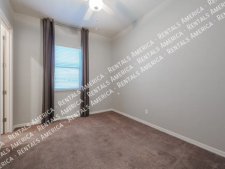 4429 E Jones St — Photo 29