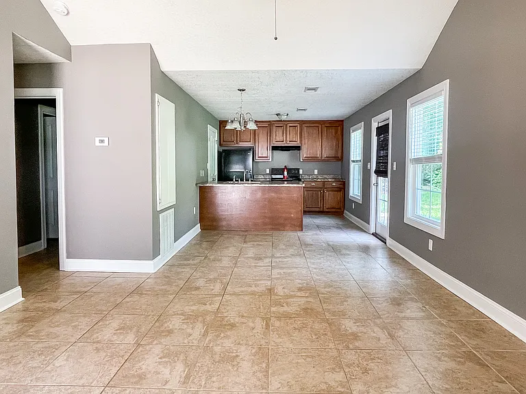 1626 Oxford Pl — Photo 5