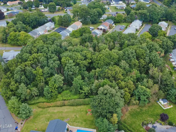 Haverford Dr, Wilkes Barre, PA 18702