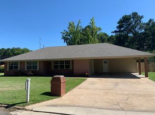2118 Oleary Ln, Columbus, MS 39702
