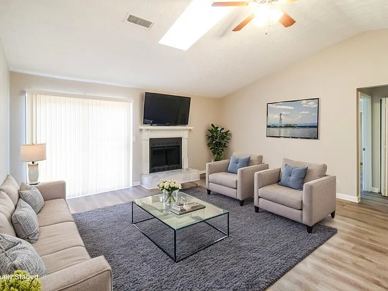 5649 La Fleur Trl — Photo 3