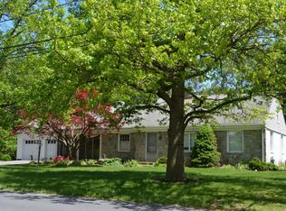 1443 Eden Rd, Lancaster, PA 17601