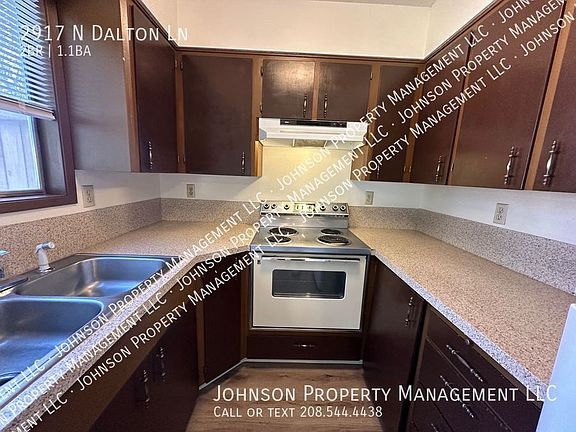 3rd image of 2917 N Dalton Ln