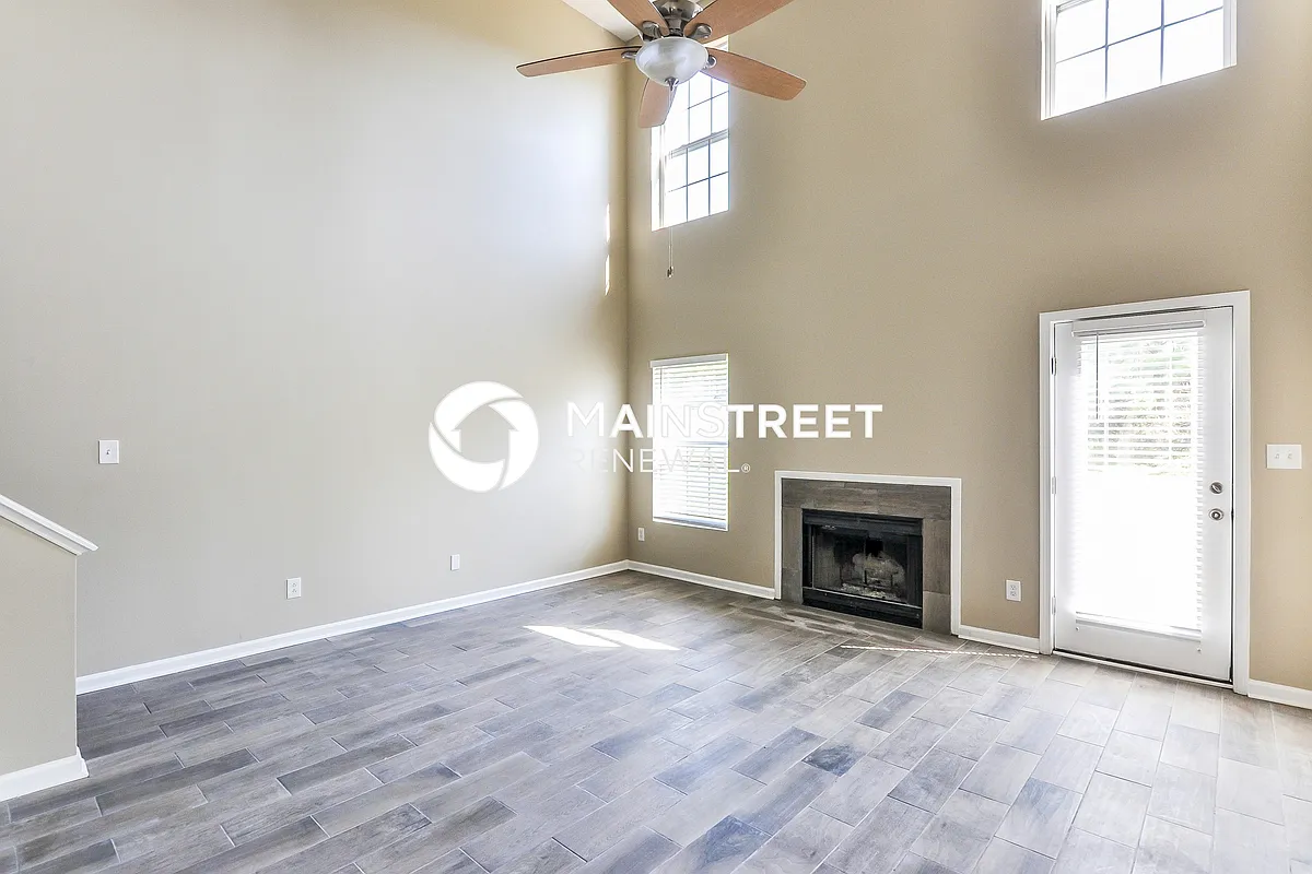 Living Room - 5516 Landreaux Dr