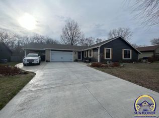 3007 SW Arvonia Pl, Topeka, KS 66614