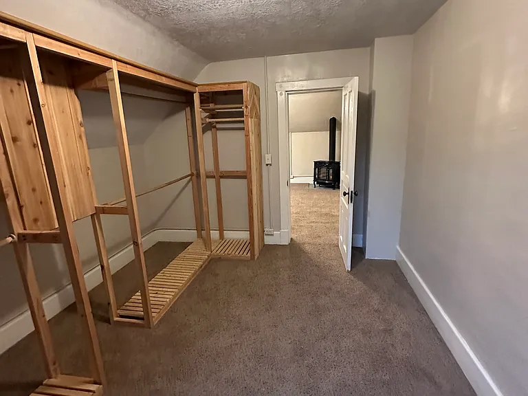 83 N State St — Photo 10