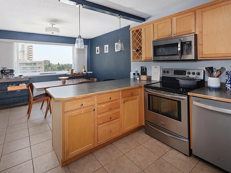 909 N Logan St #8F — Photo 9