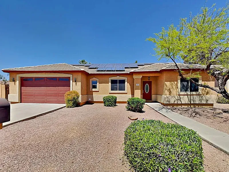 3002 E Jeanette Ct
