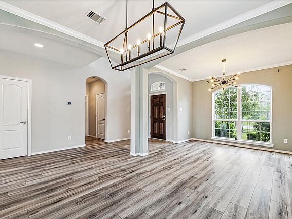 4th image of 244 Lake Estates Dr