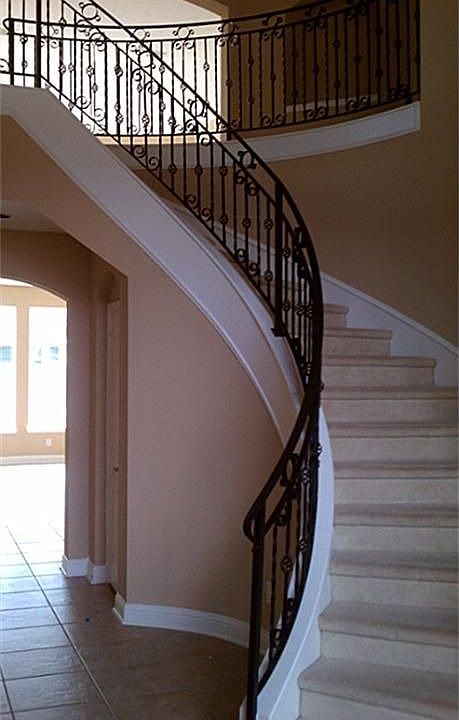 2nd image of 19 Stratford Way Ln