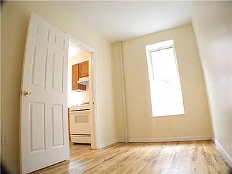 Rented by R New York