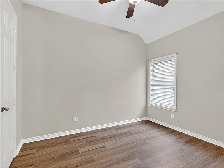 11823 Eden Ln — Photo 15