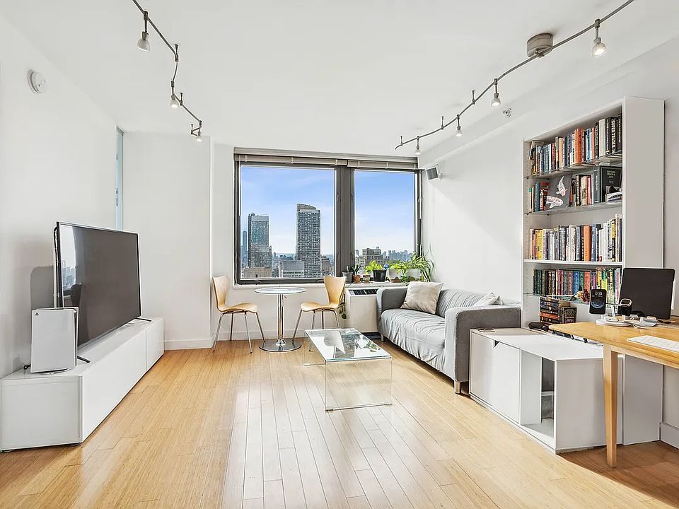 1st image of 100 W 39th St APT 39H