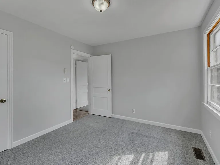 314 Woodberry Dr — Photo 8
