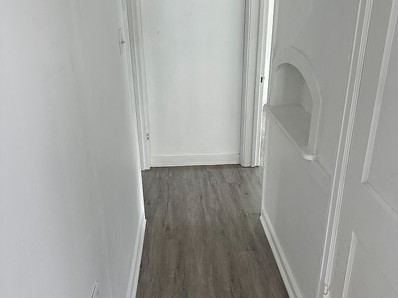 3rd image of 319 Wall St #1