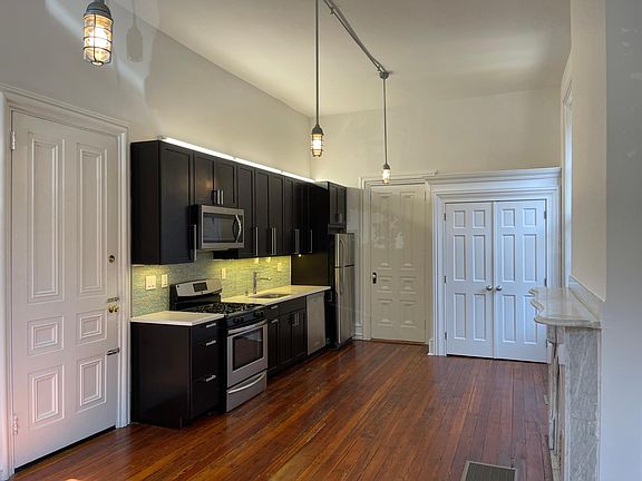 3rd image of 300 S 10th St #1