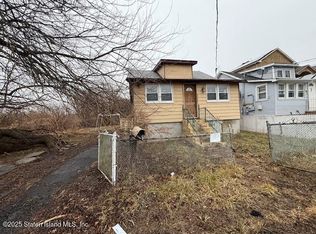 885 Olympia Blvd, Staten Island, NY 10306