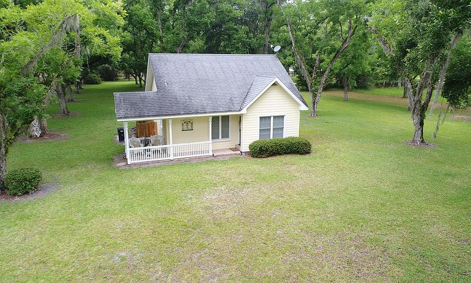 1st image of 1022 163rd Ln