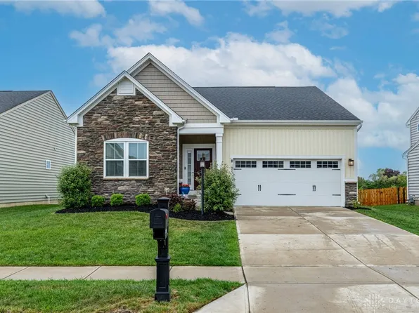 1059 Baywood Dr, Fairborn, OH 45324