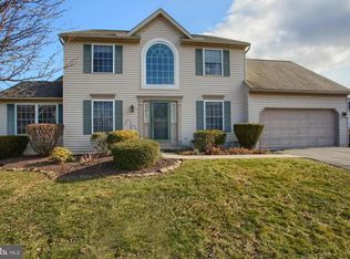 25 Lenape Dr, Morgantown, PA 19543