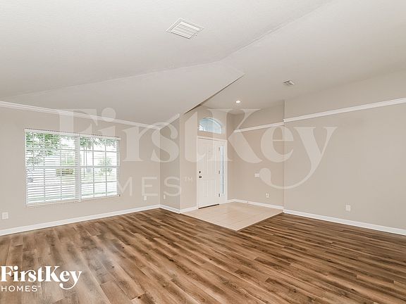 3rd image of 5825 100th Ave E