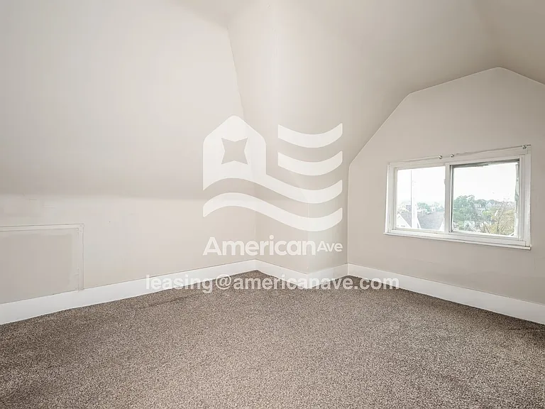 540329_010_bedroom_9.jpg