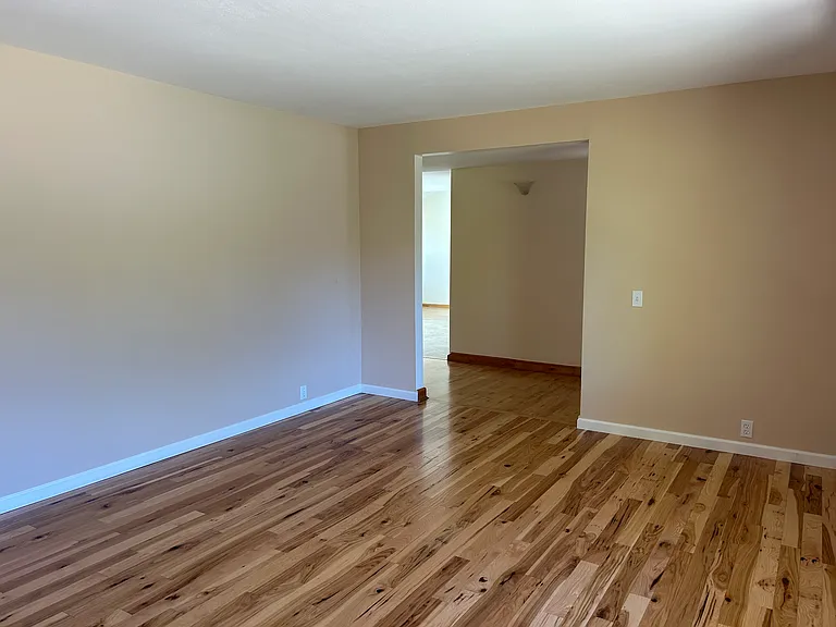4220 Brookshire Cir — Photo 8