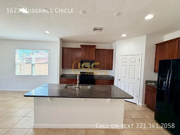 1623 Musgrass Cir — Photo 2