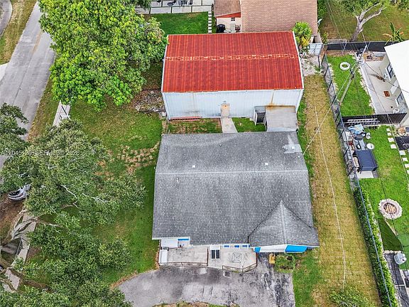 3rd image of 6145 Hayes St